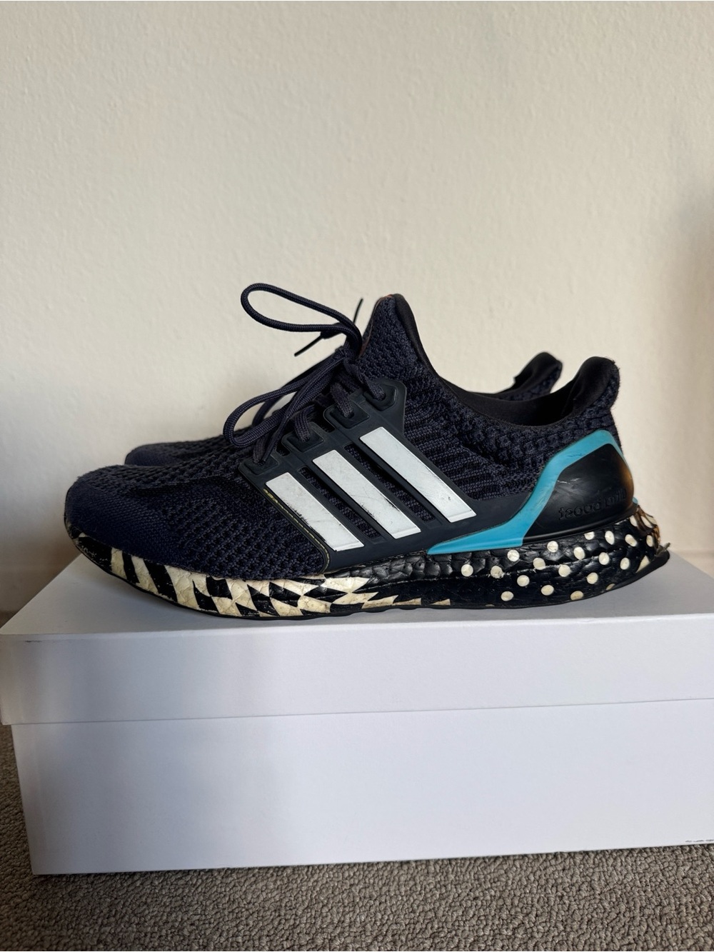 Adidas UltraBoost DNA 5.0 Multi Pattern Boost Running Shoes Men’s Size 8 GY0326